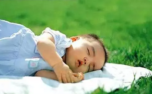 夏天如何讓孩子遠離腹瀉2018  夏天小孩容易腹瀉吃什么好