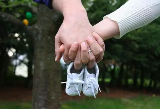 夏天寶寶什么時候要穿襪子 空調(diào)房里寶寶要穿襪子嗎2018