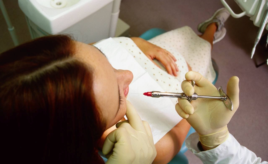 孕婦牙齦紅腫出血怎么回事 孕期牙齦出血腫脹什么原因 孕婦牙齦紅腫出血怎么回事 孕期牙齦出血腫脹什么原因