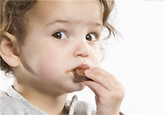 小孩吃巧克力的危害有哪些 影響腸胃消化功能吸收功能紊亂