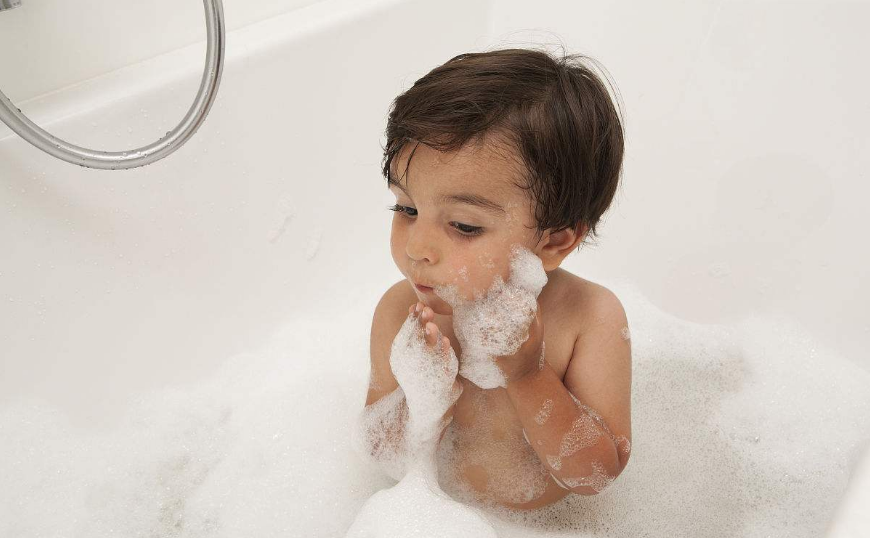 給寶寶洗臉搞笑的心情說(shuō)說(shuō) 給寶寶洗臉開(kāi)心的感慨句子