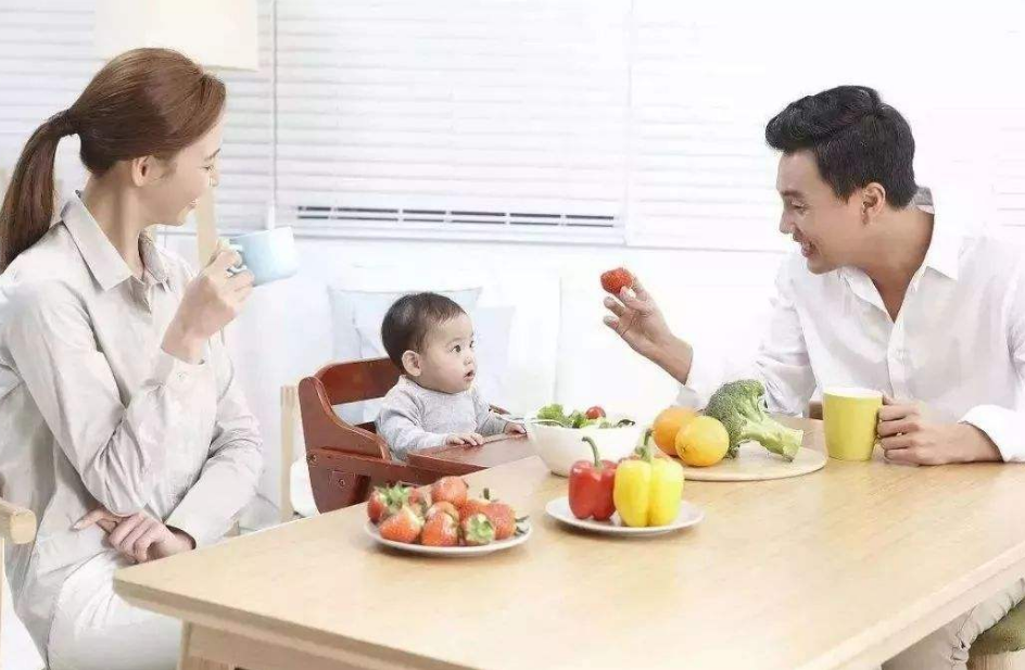 孩子不想吃飯應該跟著喂嗎 孩子不想吃飯怎么做比較好