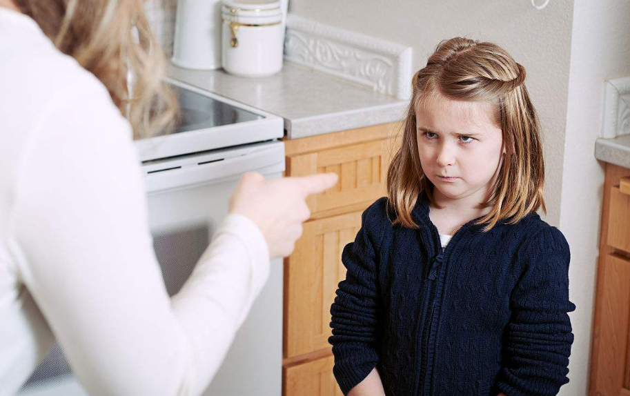 帶孩子的時(shí)候吼孩子會(huì)有哪些影響 什么話不能對(duì)孩子說(shuō) 帶孩子的時(shí)候吼孩子會(huì)有哪些影響 什么話不能對(duì)孩子說(shuō)