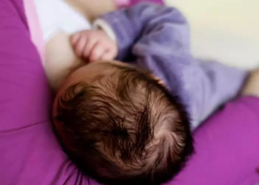 夏天給寶寶斷奶好嗎2018 夏天寶寶斷奶方法