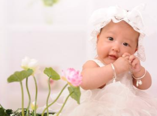 奶水太清是營養(yǎng)不足嗎 母乳奶水太清怎么辦2018