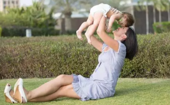 小孩暑假宅在家不肯出門怎么辦 放假在家不愿意出門怎么解決