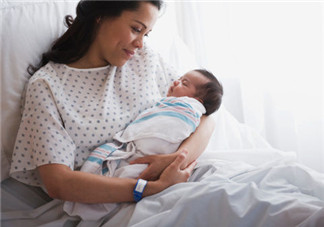 夏季產后多汗如何護理 清潔和通風都是很重要的2018 夏季產后多汗如何護理 清潔和通風都是很重要的2018