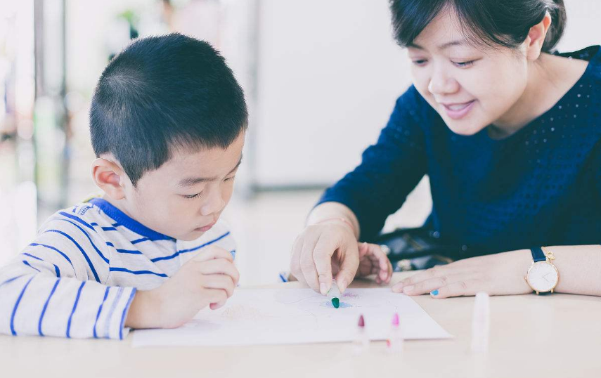 孩子畫畫很棒的說說 看到孩子畫畫畫得好心情說說2018