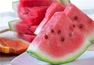 孕婦吃西瓜要注意什么 孕婦吃瓜要適量不宜吃太多