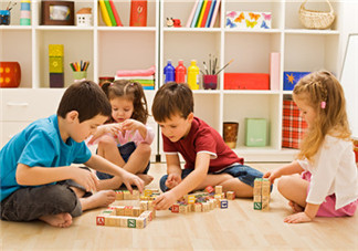 老人太慣孩子怎么辦 父母把握育兒主導權老人輔助