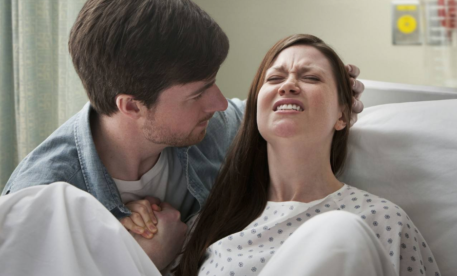 為什么生產時會剪會陰推肚子 分娩時常見哪些問題