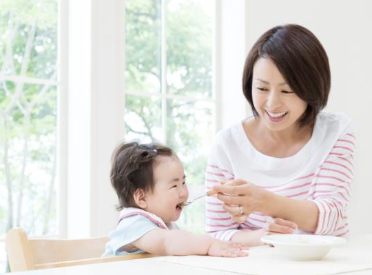 牛奶蛋白過敏和乳糖不耐受癥狀對比 怎么判斷寶寶是不是牛奶蛋白過敏