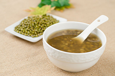 寶寶可以喝綠豆湯嗎 寶寶喝綠豆湯要注意什么