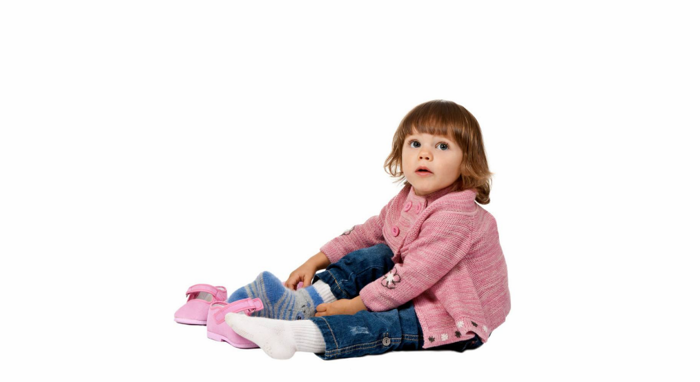 三歲左右的孩子穿什么鞋子好 三歲寶寶運(yùn)動(dòng)鞋買什么牌子好