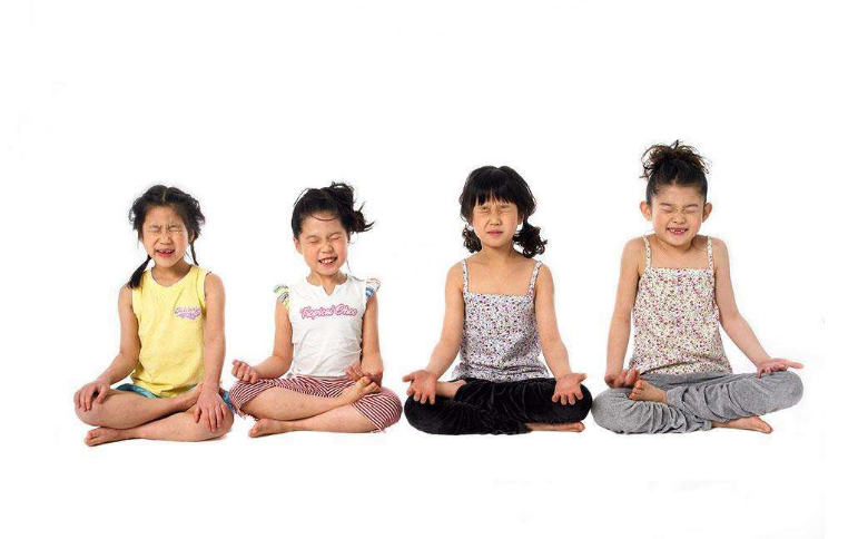 孩子有負面情緒的時候家長怎么做好 家長怎么安撫有負面情緒的孩子