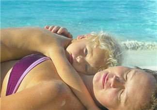 寶寶睡覺戴平安福繩安全嗎 如何保障嬰兒睡眠安全 寶寶睡覺戴平安福繩安全嗎 如何保障嬰兒睡眠安全