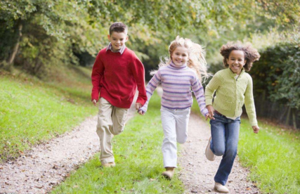 孩子性格內向沒有朋友怎么辦 怎么培養性格內向孩子交友能力