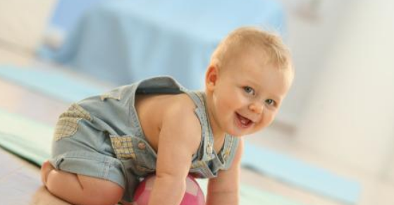 夏天寶寶尿布皮炎怎么辦 寶寶尿布皮炎用紙尿褲還是尿布2018