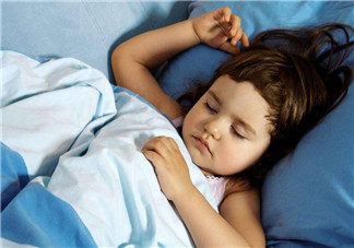 嬰兒床放置于主臥室好不好 嬰兒床如何放置 嬰兒床放置于主臥室好不好 嬰兒床如何放置