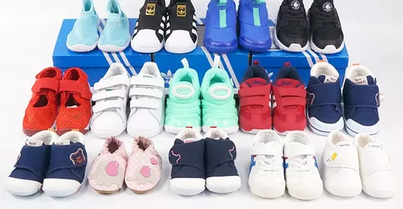 給寶寶買學步鞋鞋底多厚最好 寶寶學步鞋選擇看哪幾點