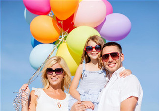 如何挑選幼兒防曬太陽眼鏡 寶寶什么時候戴太陽眼鏡好