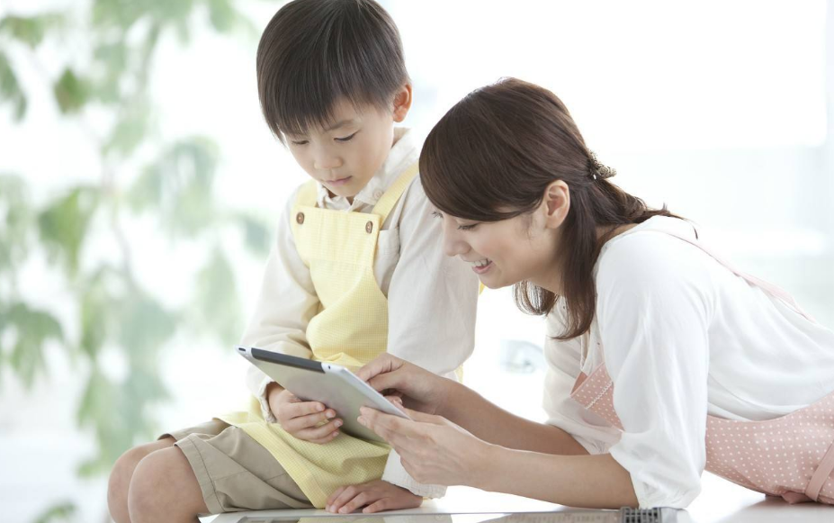 孩子表達自己的想法的時候應該怎么做好 怎么培養(yǎng)孩子的表達習慣