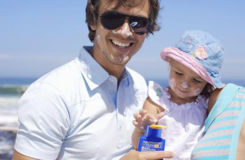 穿長袖跟涂防曬哪個效果好 小孩可以用大人的防曬品嗎