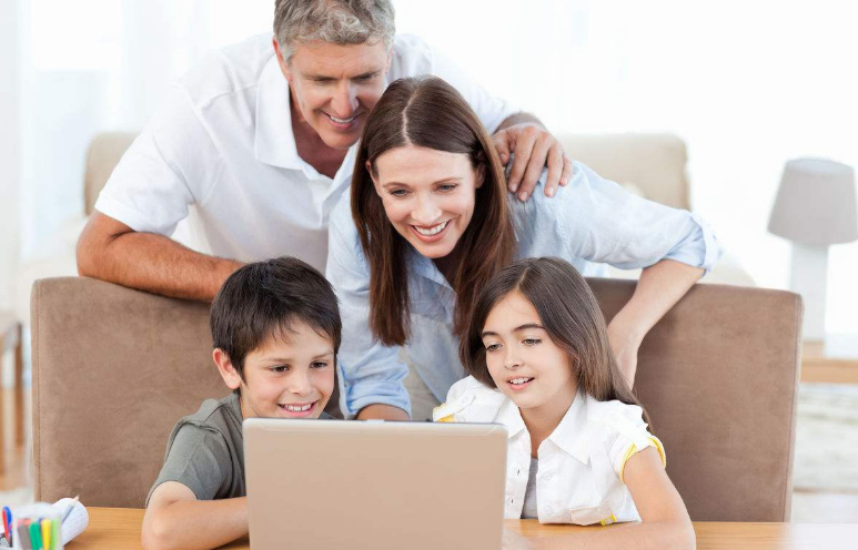 孩子們放暑假家長的心情說說 孩子暑假父母的感慨句子朋友圈