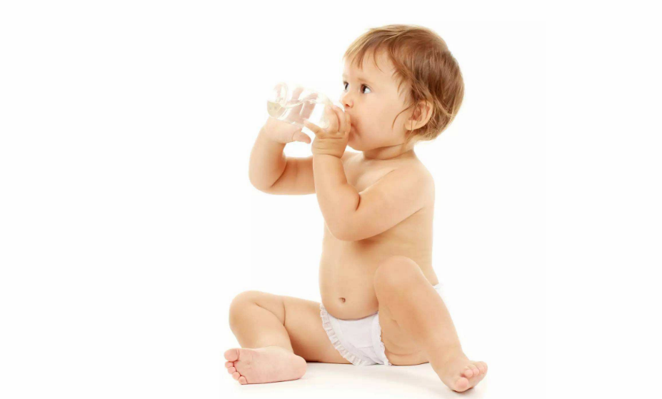 寶寶一到夏天就便秘是怎么回事 多喝水能預防夏季便秘嗎