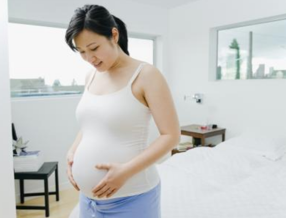 懷孕尾椎骨疼是什么原因 孕婦尾椎骨痛對寶寶有影響嗎 懷孕尾椎骨疼是什么原因 孕婦尾椎骨痛對寶寶有影響嗎