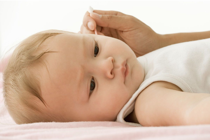 寶寶游泳耳朵進水能用棉花棒嗎 2018寶寶游泳耳朵進水怎么辦