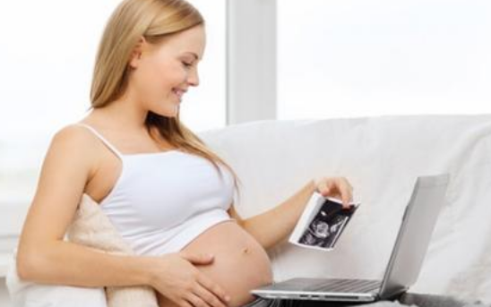 懷孕中期正常胎動一小時幾次 孕中期胎動1小時少于3次要警惕