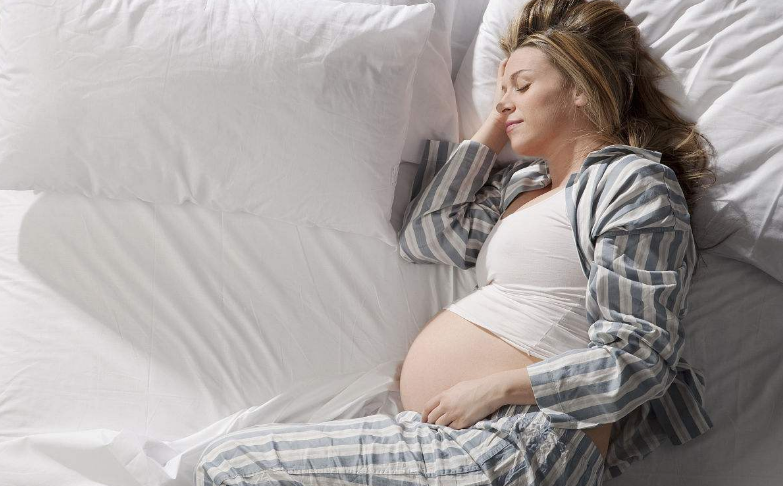 天熱孕婦可以睡涼席嗎 孕婦睡什么涼席比較好 天熱孕婦可以睡涼席嗎 孕婦睡什么涼席比較好