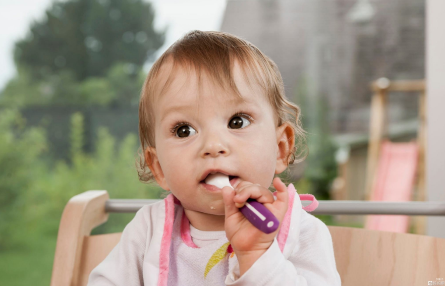 寶寶黃疸嚴重可以喝黃連水嗎 寶寶喝黃連水去黃疸有效嗎 寶寶黃疸嚴重可以喝黃連水嗎 寶寶喝黃連水去黃疸有效嗎