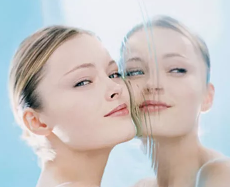 天天吹空調皮膚干怎么辦 不要過度的使用油分高的護膚品