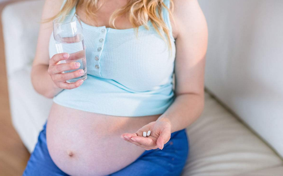 孕婦每日的維生素A需要量是多少 孕婦怎樣避免服用過(guò)量的維生素A