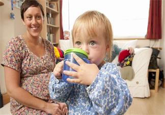 三伏天寶寶怎么喝水才健康 三伏天寶寶正確喝水方法