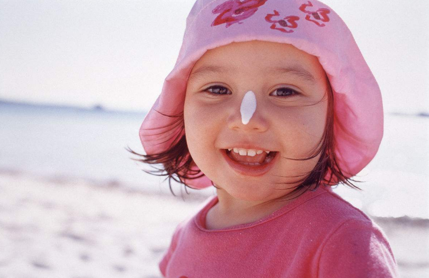 寶寶夏季需要防曬嗎 哪種防曬產品較適合寶寶 寶寶夏季需要防曬嗎 哪種防曬產品較適合寶寶