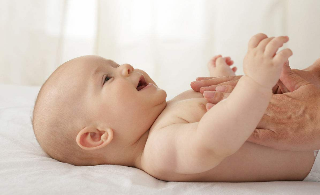 早產(chǎn)和剖腹產(chǎn)寶寶能按摩嗎 撫摸嬰兒的好處有哪些