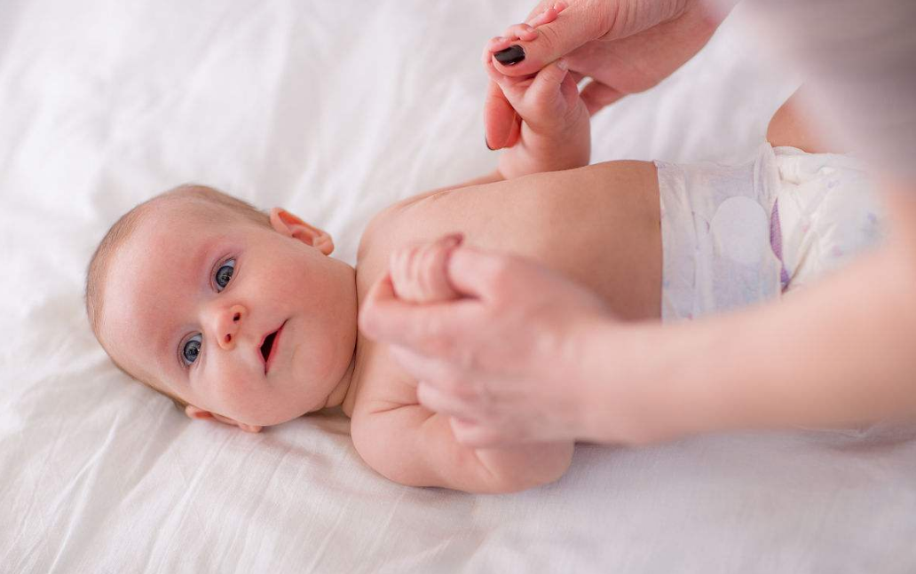 1歲以下寶寶才能按摩嗎 第一次如何給嬰兒按摩