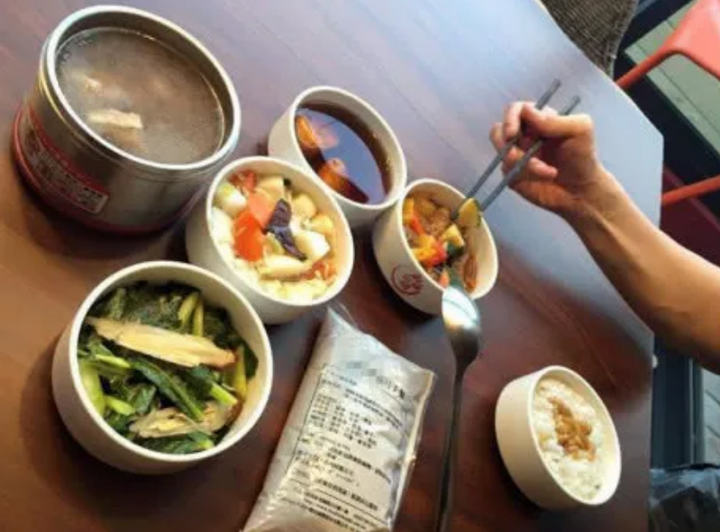 蔣勤勤月子餐吃什么 明星都是怎么吃月子餐