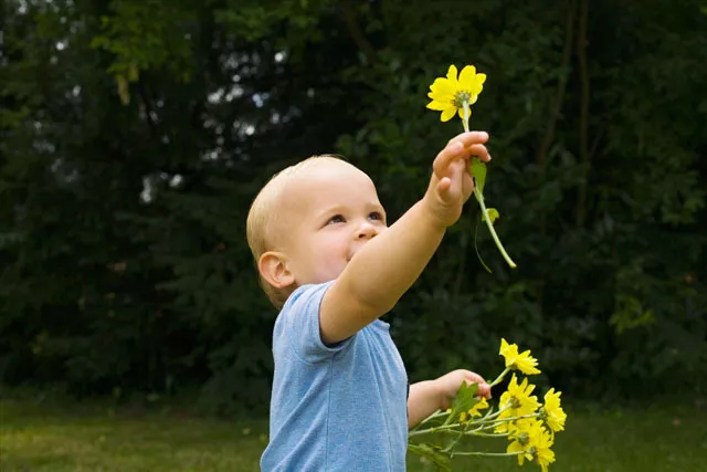 自己孩子比別人家孩子說話晚怎么辦 如何引導孩子早點說話