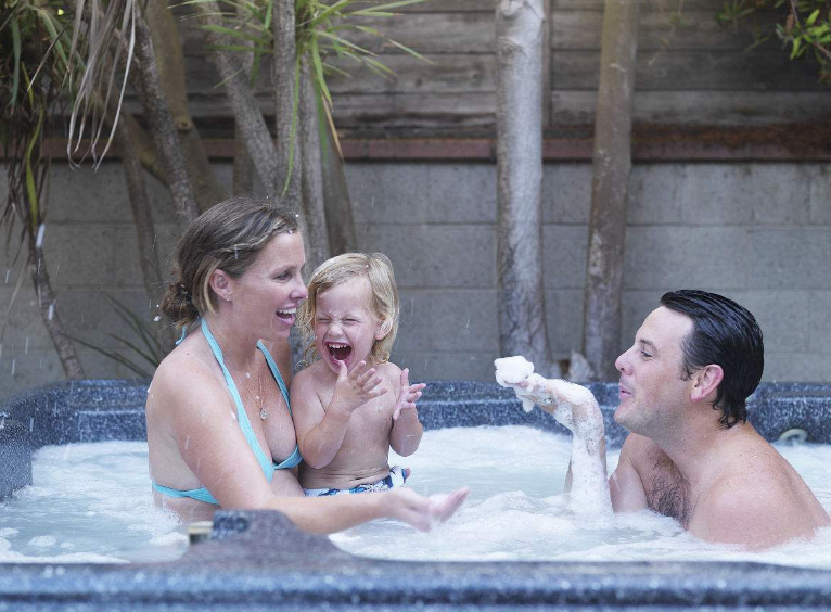 暑假帶孩子搞笑的心情說說 假期和孩子在一起有趣的句子朋友圈