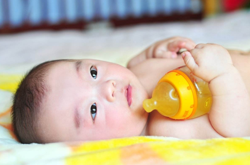 孩子夏天怎么喝水好 2018孩子夏天喝水相關(guān)問題解答