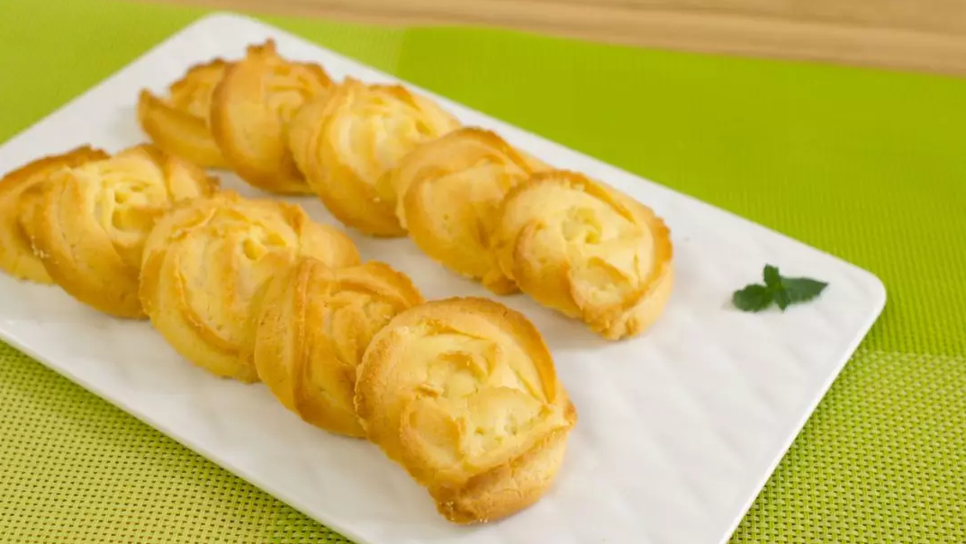 怎么讓孩子學(xué)會(huì)抓握食物 孩子不會(huì)抓食物怎么教