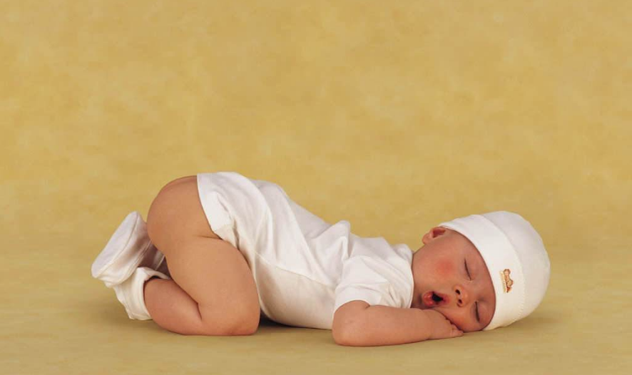 寶寶翻爬搞笑的心情說說 孩子喜歡翻身幽默的句子