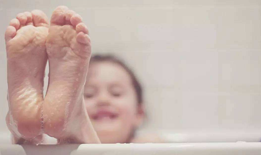 孩子喜歡在外面玩怎么避免中暑 孩子在外面玩避免中暑辦法