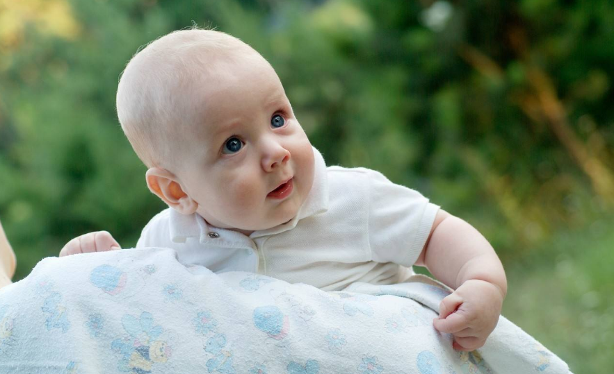 新生兒黃疸照太陽光有用嗎 新生兒黃疸照什么光有用