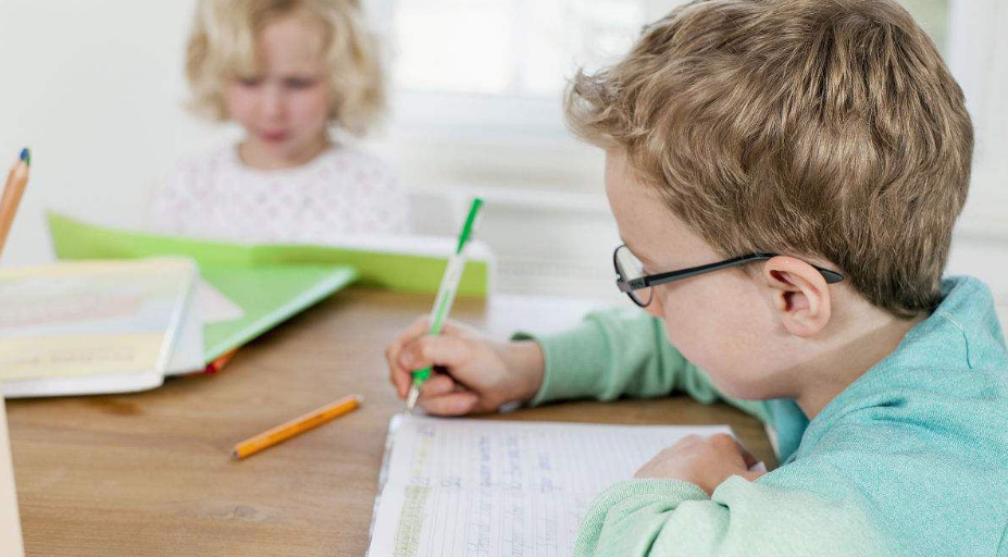 教小嬰兒認(rèn)字好不好 不同年齡如何學(xué)認(rèn)字