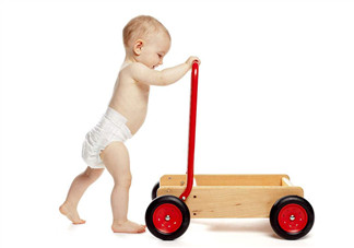 寶寶走路早好還是晚好 寶寶什么時候?qū)W走路比較合適